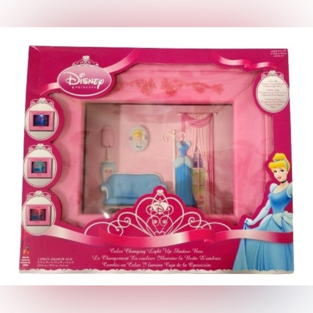 Disney Princess‎ Cinderella Vintage Color Changing Shadow Box New with Tags